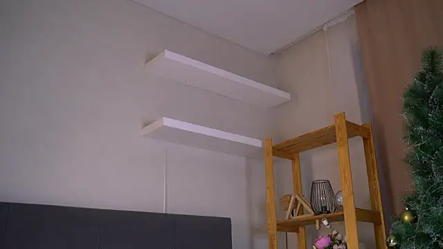 MarvisKuhIo online show from 01.12.26