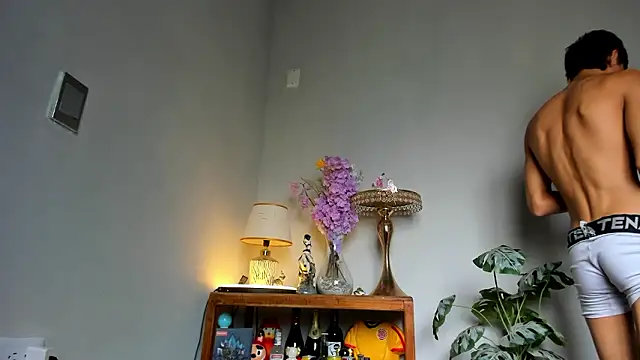 Snapshot of lucian_davii chatting on 02.03.26 lucian davii online show from 02.03.26