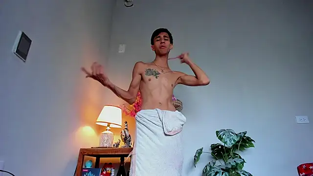 Snapshot of lucian_davii chatting on 02.13.26 lucian davii online show from 02.13.26