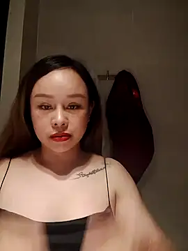 Snapshot of thu-cuoi chatting on 11.24.25 thu-cuoi online show from 11.24.25