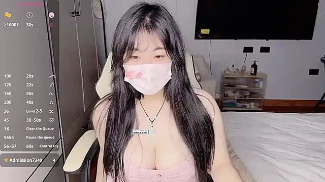 Snapshot of Chayka_21 chatting on 11.05.25 Chayka 21 online show from 11.05.25