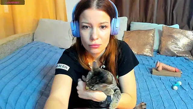 Eva purrr  online show from 03.16.26