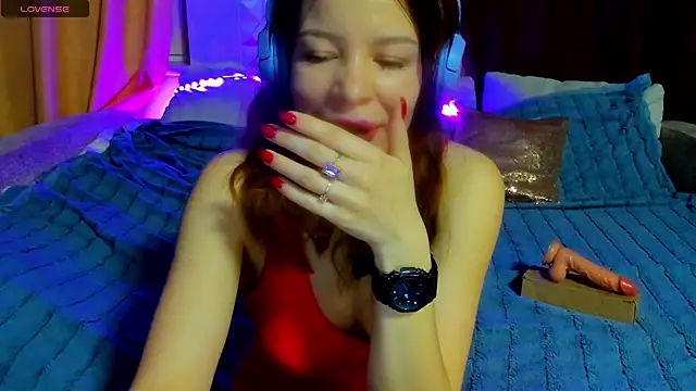 Eva purrr  online show from 04.15.26