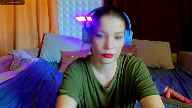 Eva purrr  online show from 04.17.26