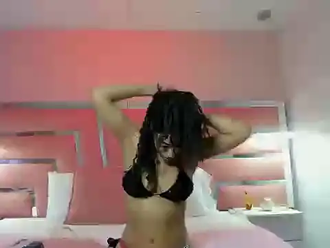 Snapshot of GiadaParisi chatting on 11.19.25 GiadaParisi online show from 11.19.25