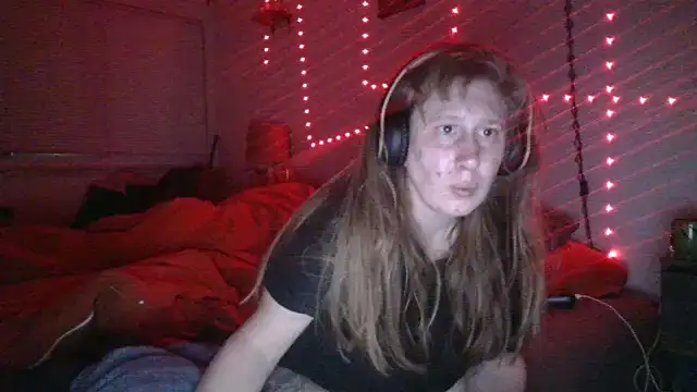 Redriddinghood8 online show from 02.04.26