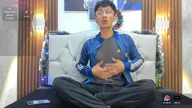 Elian Julian online show from 11.22.25