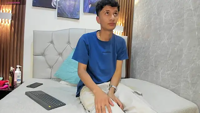 Elian Julian online show from 12.01.25