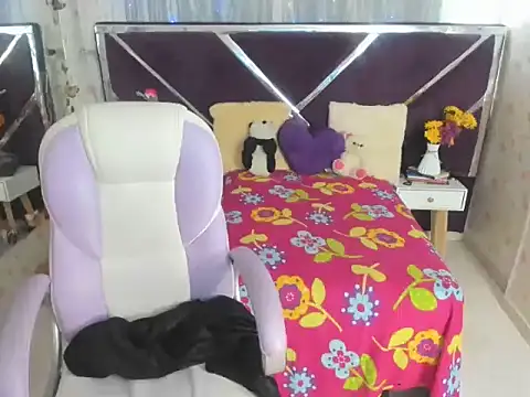 Snapshot of Santy_bigcock_01 chatting on 11.10.25 Santy bigcock 01 online show from 11.10.25