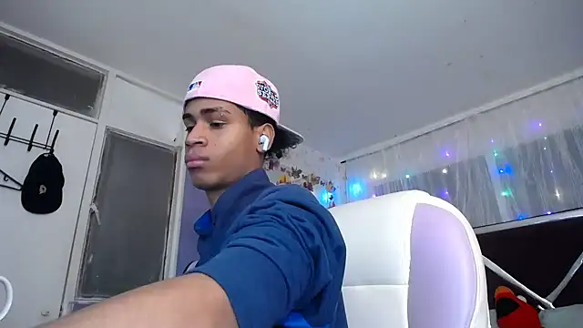 Santy bigcock 01 online show from 07.08.26