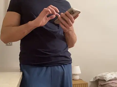 Snapshot of redflake chatting on 11.12.25 redflake online show from 11.12.25