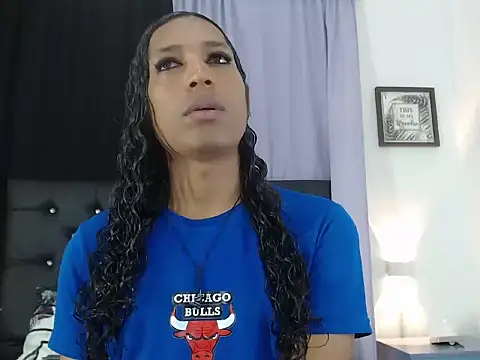 MiaCoock online show from 11.26.25