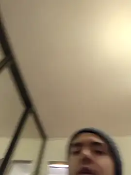 Snapshot of lucky_swimmer chatting on 11.26.25 lucky swimmer online show from 11.26.25