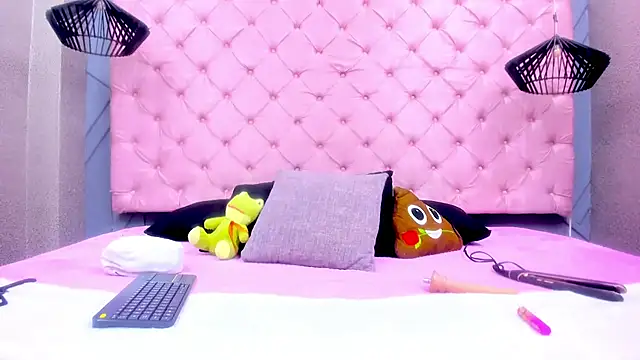 Snapshot of Mia_Horney chatting on 01.15.26 Mia Horney online show from 01.15.26