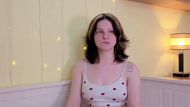 LatinaHuguenin online show from 02.05.26