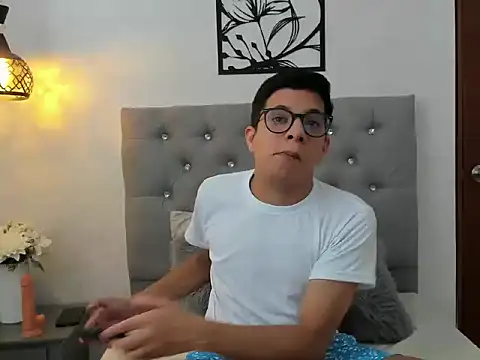 LucaDave 1 online show from 11.07.25