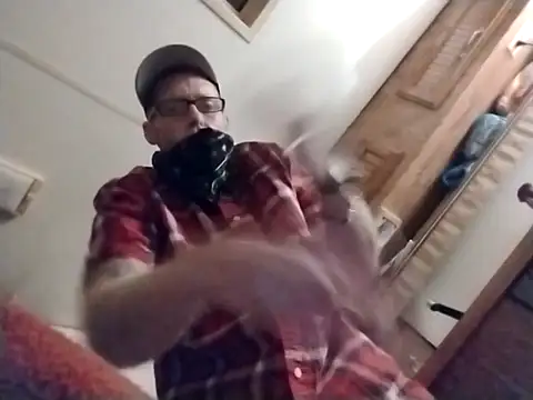 Snapshot of GrowlingGhost860 chatting on 11.23.25 GrowlingGhost860 online show from 11.23.25