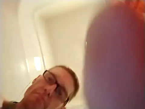 Snapshot of GrowlingGhost860 chatting on 11.25.25 GrowlingGhost860 online show from 11.25.25