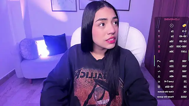 Snapshot of emma_connor1 chatting on 11.24.25 emma connor1 online show from 11.24.25