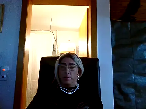 AgnesCross39 online show from 11.14.25