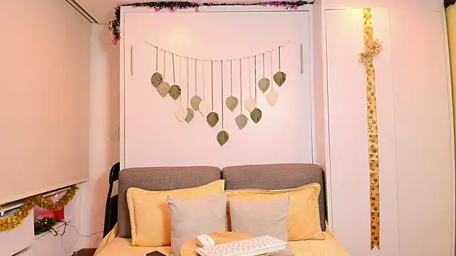 irisrossee  online show from 01.15.26