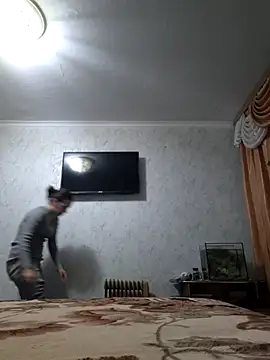 Snapshot of LinaLorien chatting on 11.17.25 LinaLorien online show from 11.17.25