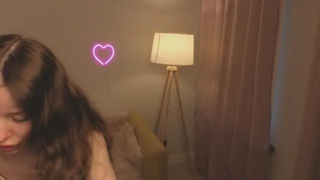 eirakiliana online show from 12.05.25