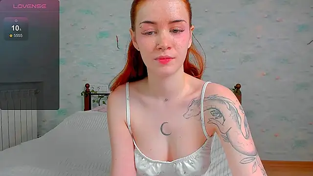 Snapshot of alice_with_freckles chatting on 06.04.26 alice with freckles online show from 06.04.26