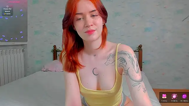 Snapshot of alice_with_freckles chatting on 06.14.26 alice with freckles online show from 06.14.26