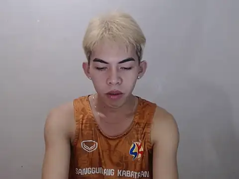 Snapshot of Urhotsilverboy chatting on 05.29.26 Urhotsilverboy online show from 05.29.26
