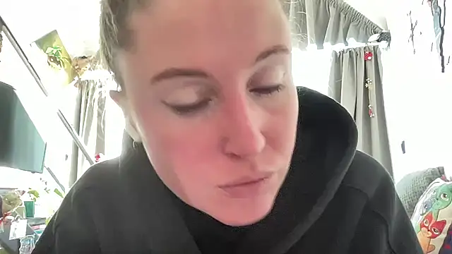 Snapshot of Ameli8 chatting on 01.15.26 Ameli8 online show from 01.15.26