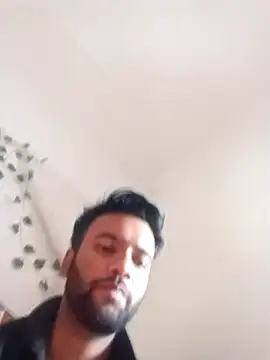 Snapshot of littleprincesssss chatting on 11.17.25 littleprincesssss online show from 11.17.25