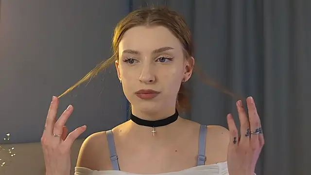 Snapshot of cuteloony chatting on 11.07.25 cuteloony online show from 11.07.25