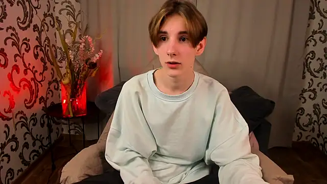 Snapshot of ted_lun chatting on 11.21.25 ted lun online show from 11.21.25