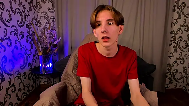 Snapshot of ted_lun chatting on 11.24.25 ted lun online show from 11.24.25