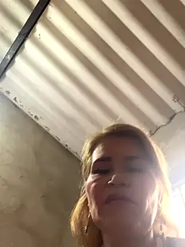 Snapshot of dirty_mother3 chatting on 12.14.25 dirty mother3 online show from 12.14.25