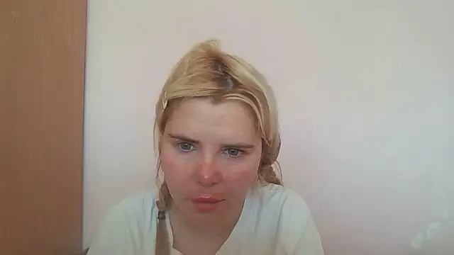 Snapshot of HornyElena chatting on 07.02.26 HornyElena online show from 07.02.26