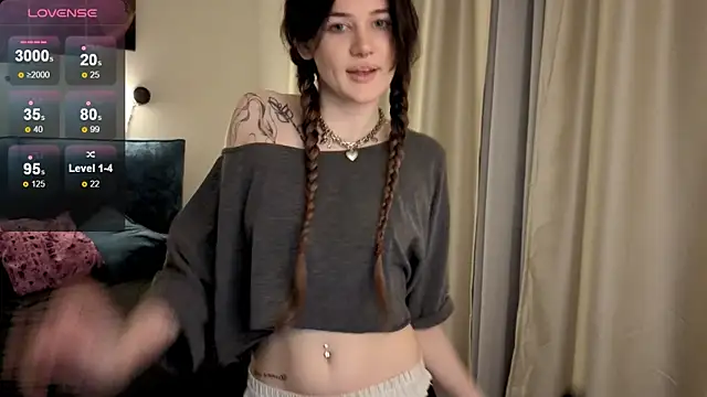 Snapshot of eshleeygreen chatting on 01.18.26 eshleeygreen online show from 01.18.26