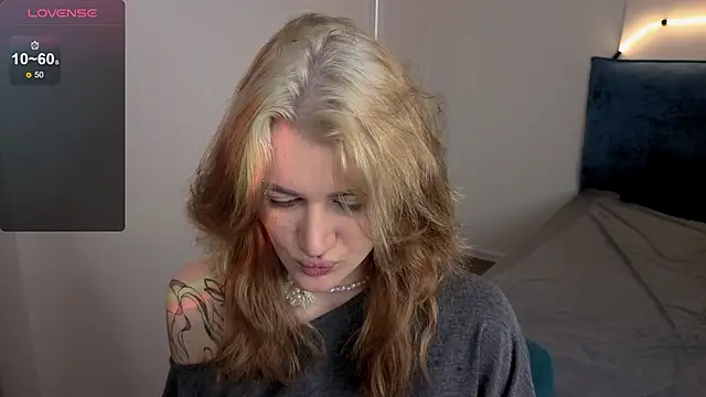 Snapshot of eshleeygreen chatting on 02.12.26 eshleeygreen online show from 02.12.26