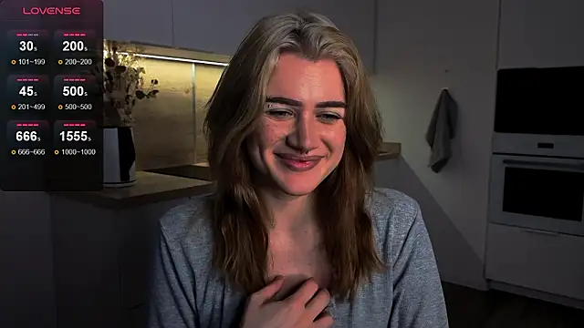 Snapshot of eshleeygreen chatting on 02.19.26 eshleeygreen online show from 02.19.26