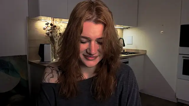 Snapshot of eshleeygreen chatting on 02.27.26 eshleeygreen online show from 02.27.26