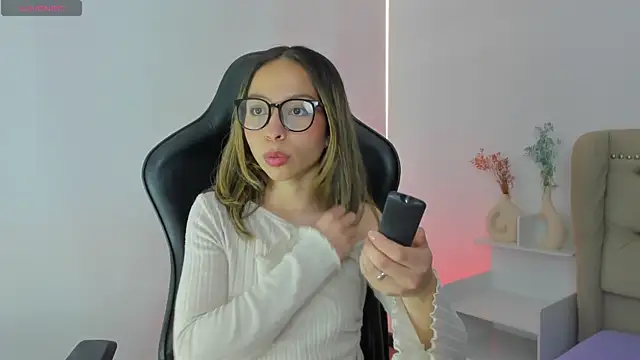 LuluuBerry online show from 11.22.25