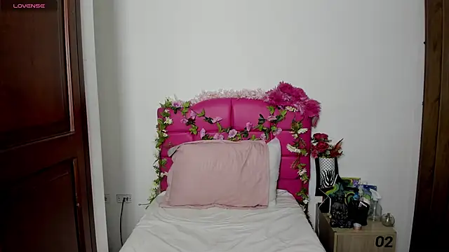 AriannaFox  online show from 11.06.25