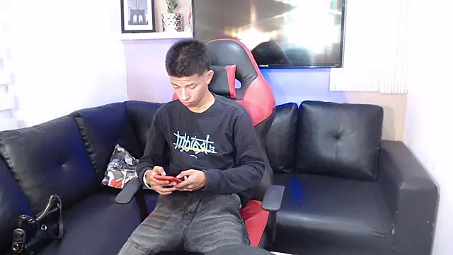 Tessachains 2  online show from 01.08.26