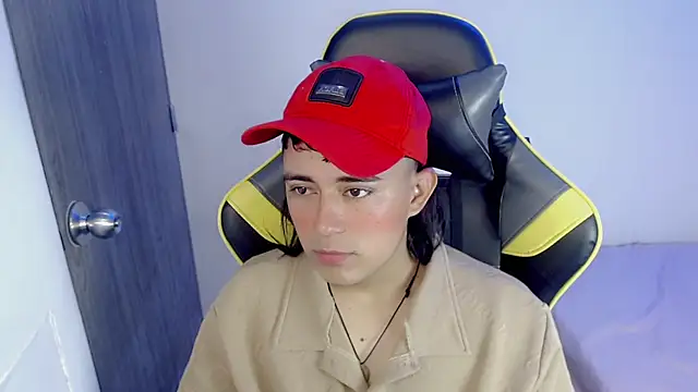 Snapshot of Tatann_18 chatting on 11.07.25 Tatann 18 online show from 11.07.25