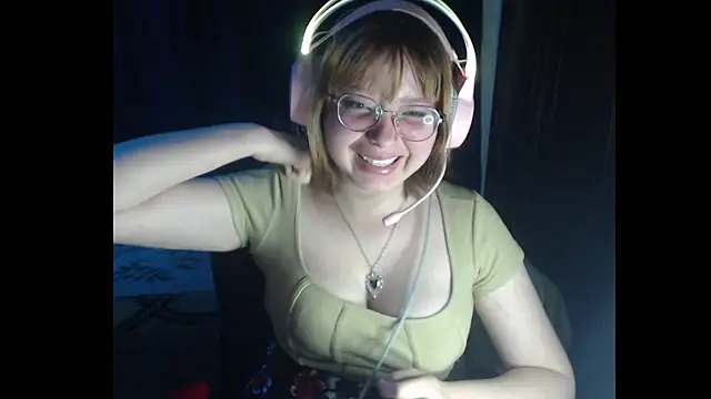 Snapshot of Michi_sauria1 chatting on 11.27.25 Michi sauria1 online show from 11.27.25
