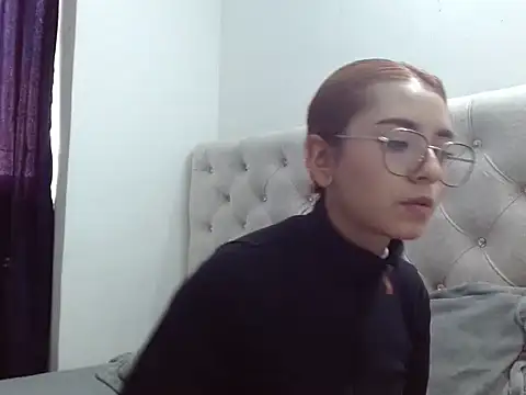 Snapshot of Carolinapinnkman chatting on 11.25.25 Carolinapinnkman online show from 11.25.25