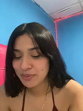 Snapshot of Chiquinquira3 chatting on 05.21.26 Chiquinquira3 online show from 05.21.26