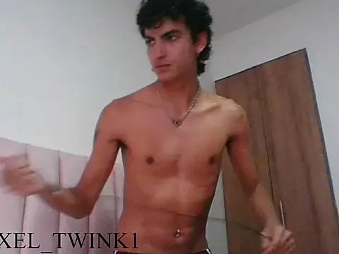 axel love13 online show from 11.12.25