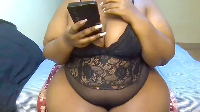 Snapshot of REAL_THICKK chatting on 11.16.25 REAL THICKK online show from 11.16.25